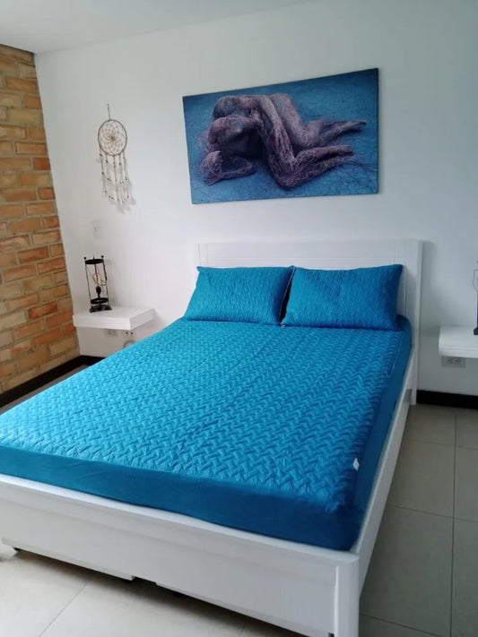 PROTECTOR DE COLCHÓN + OBSEQUIO FUNDAS